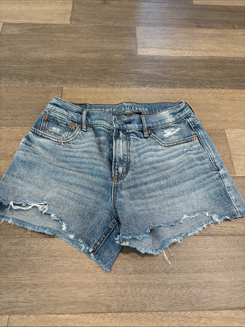 American Eagle Outfitters Distressed Denim Shorts - Light Blue Wash (STRIGID)